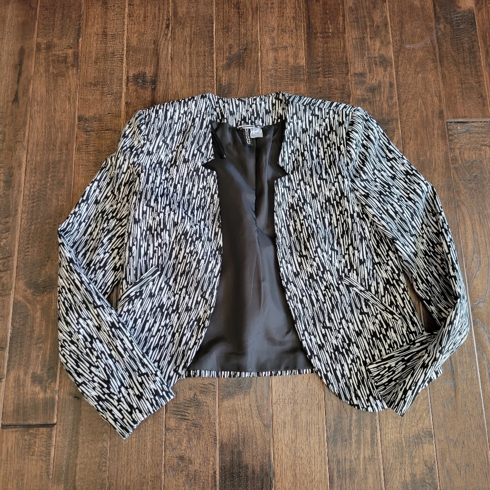 Abstract Black & White Print Blazer - Size 6